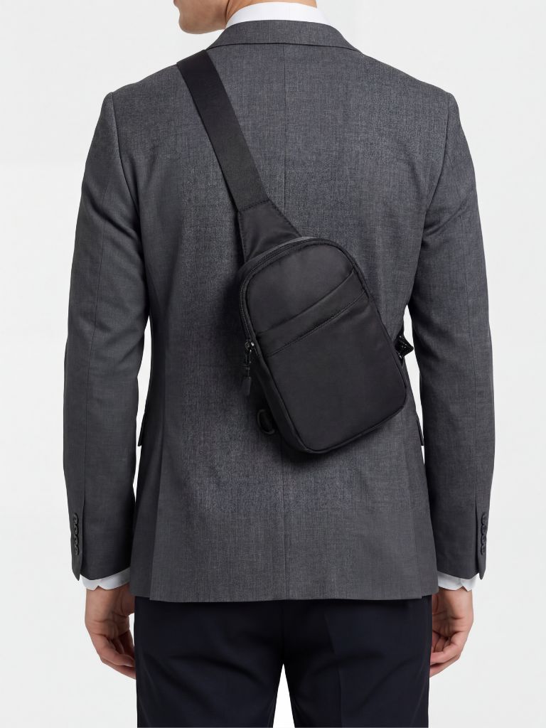 Small Essential Chest Bag - North & Row