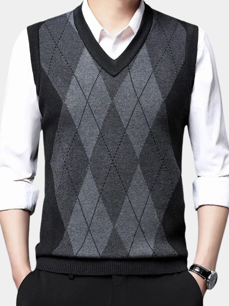 Academic Essential Knit Vest - North & Row