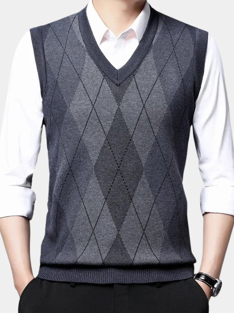 Academic Essential Knit Vest - North & Row