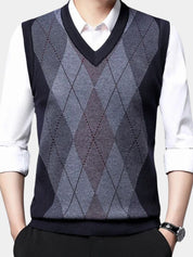 Academic Essential Knit Vest - North & Row