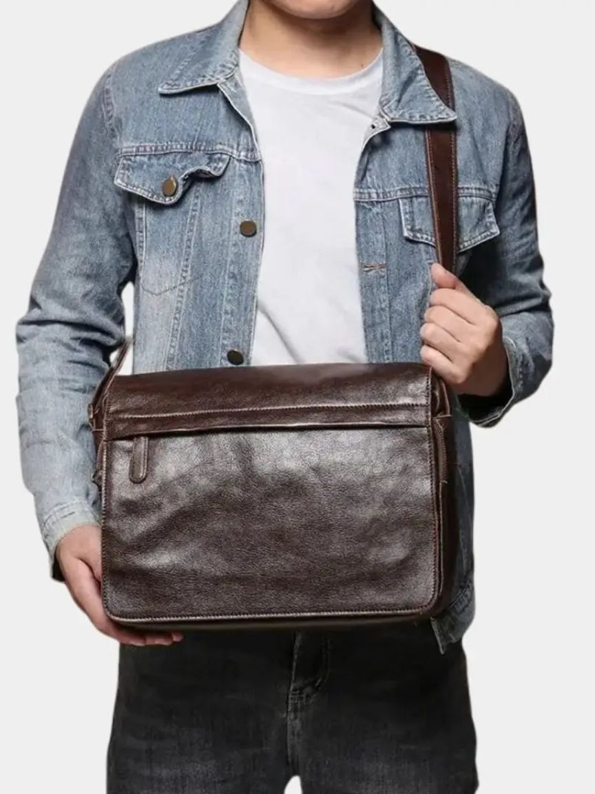 Classic Messenger Leather Bag - North & Row