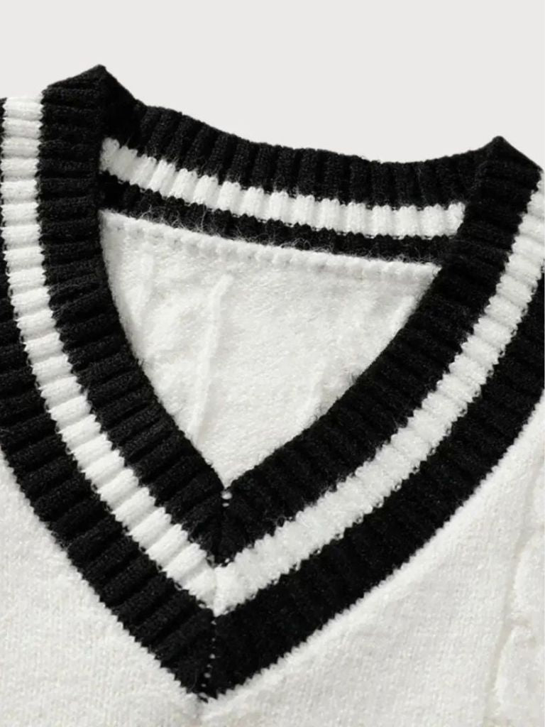Minimalist V-Neck Sweater - North & Row