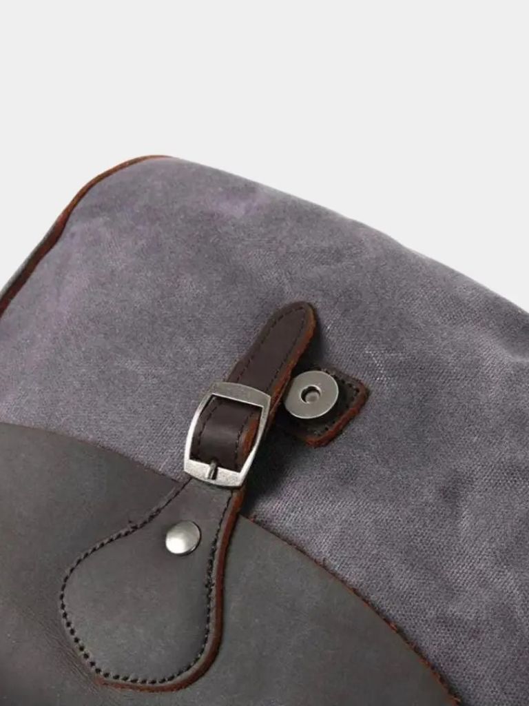 Windsor Messenger Shoulder Bag - North & Row